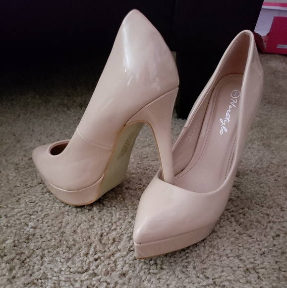 Heels - Picture 3 of 4